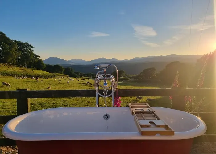 Red Tub Cabin Snowdonia