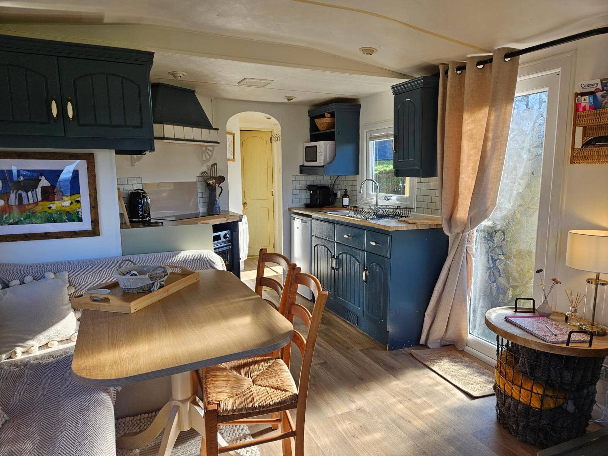Chalet Red Tub Snowdonia *