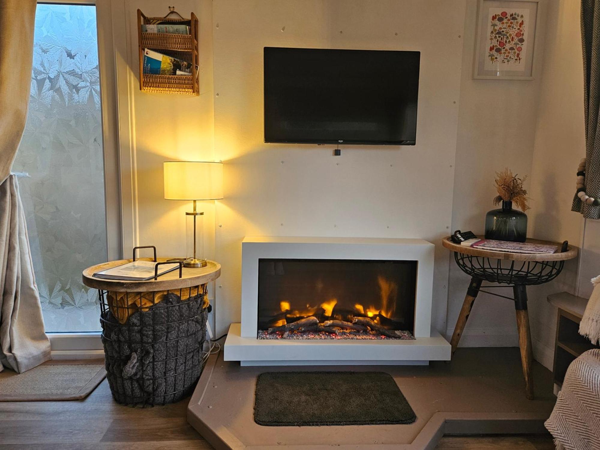 Chalet Red Tub Snowdonia Llanrwst